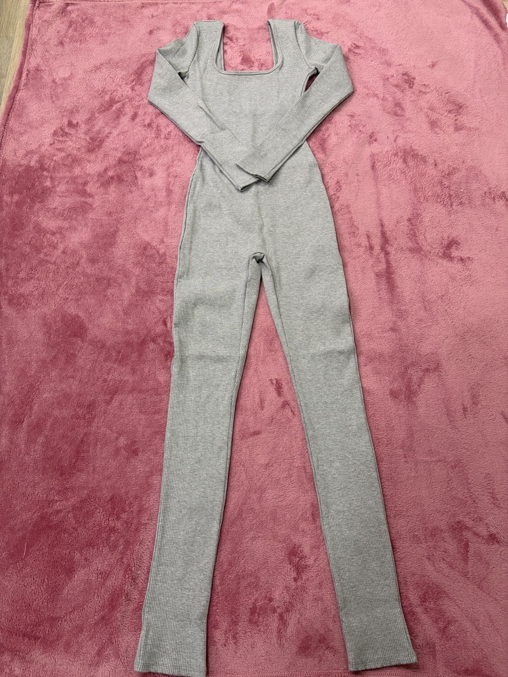 Fashion Nova Gray Ribbed Long-Sleeve Scoop Neck Jumpsuit